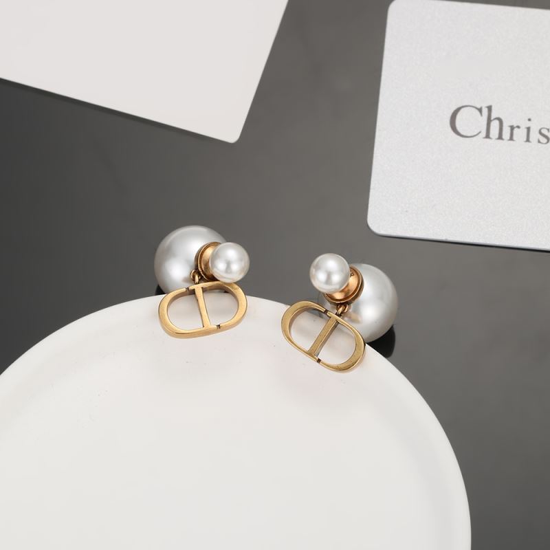 chr1st1an D10r earrings